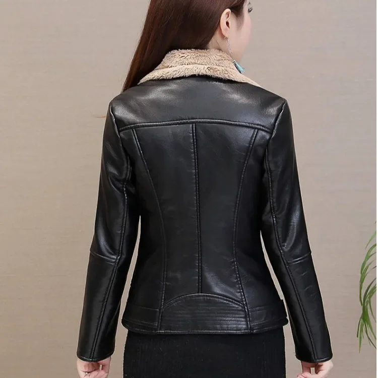 2023 Winter New Women's Short Genuine Leather Jacket Thickened Fleece-Lined Warm Fur Integrated Korean Trendy Slimming Smooths Y