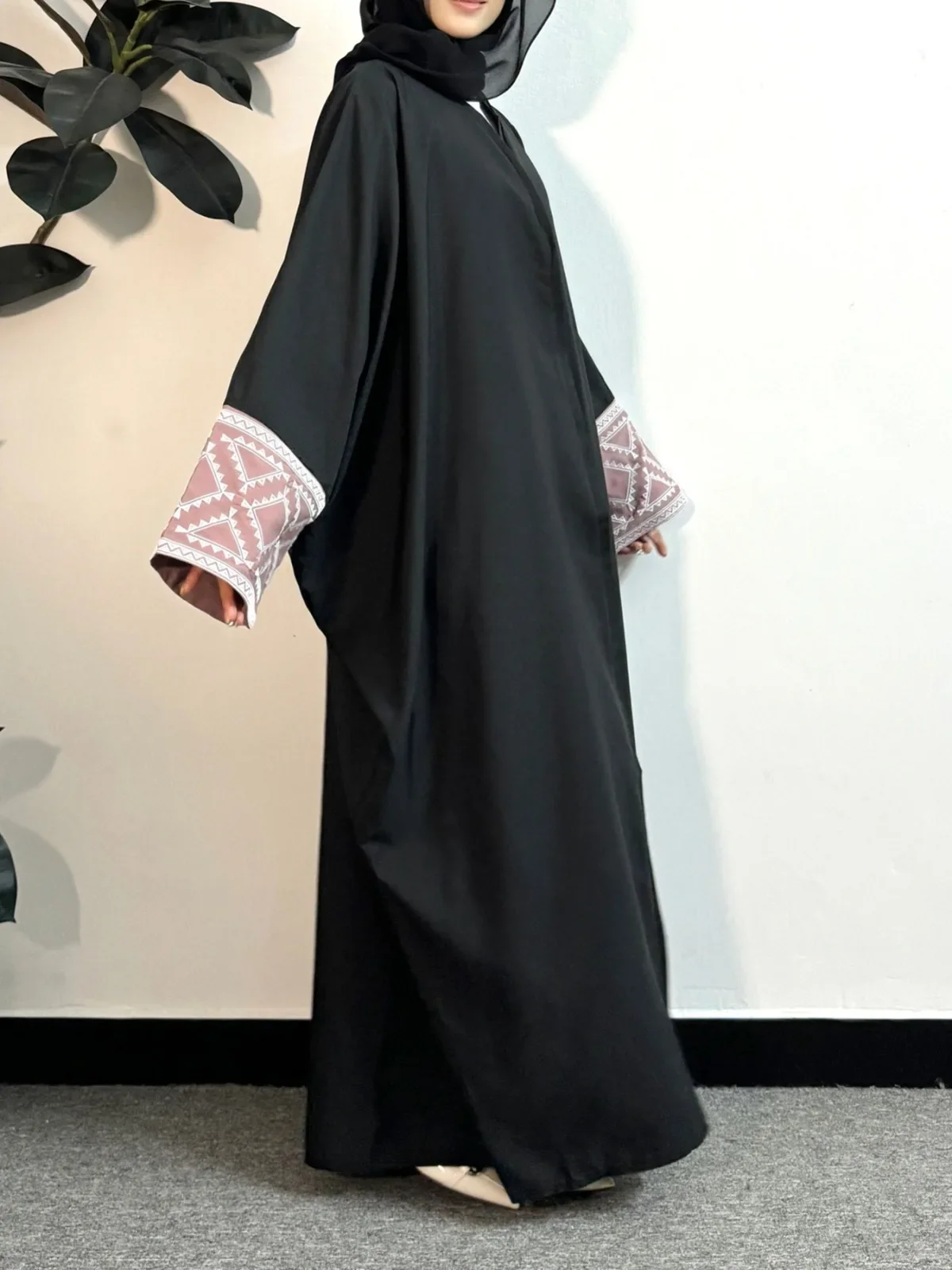 Long Sleeve Loose Embroidery Open Front Abaya Muslim Kaftans Maxi Length Ramadan Prayer Dresses Islamic Clothing Muslim Jilbabs