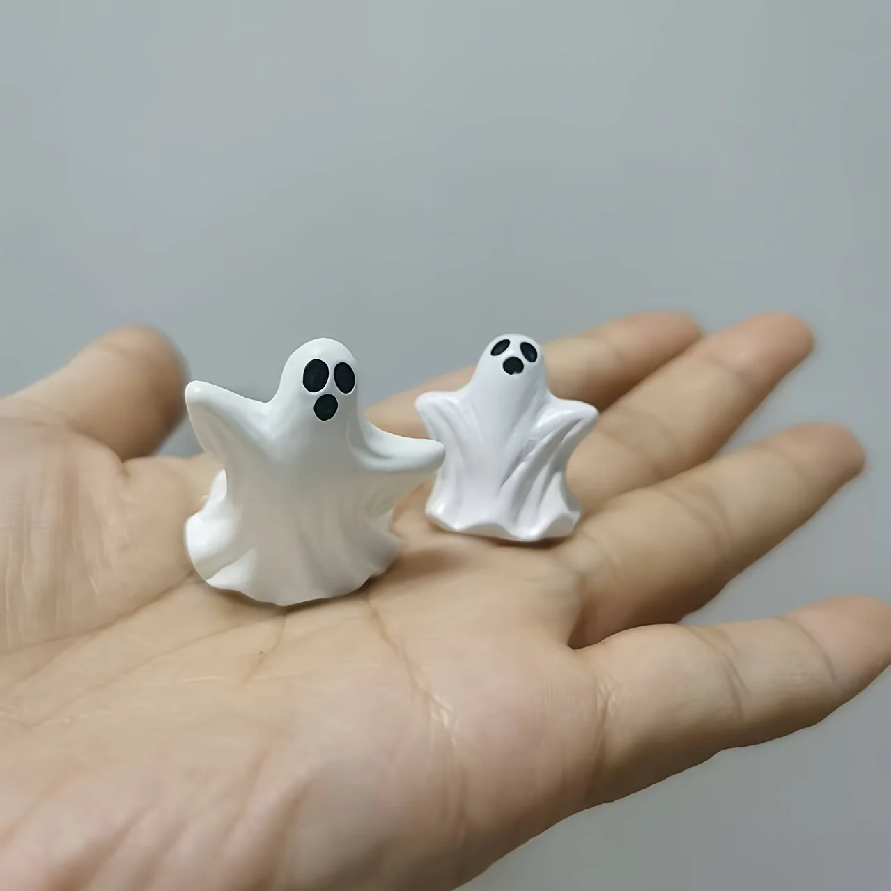 mini Resin figure mental psychological sand table game box court therapy   ghost  2pcs/set
