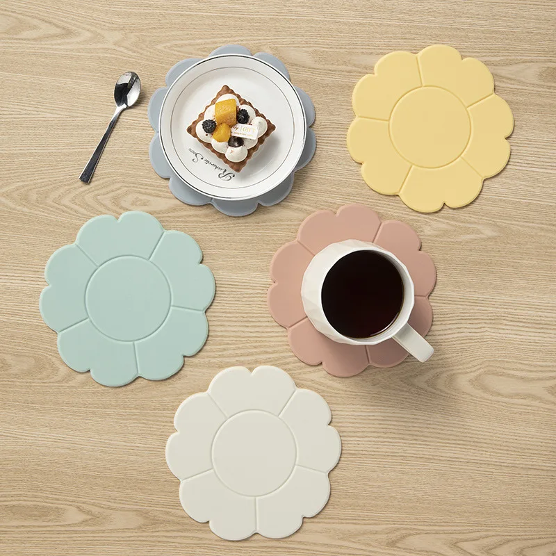Hollow Silicone Heat Resistant Mat Food-Grade Non-Slip Trivet for Hot Pots/Pans/Cups, Kitchen Table Protector