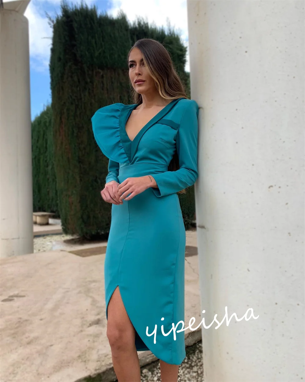 Vestido Midi a medida con cuello en V y volantes para fiesta de graduación