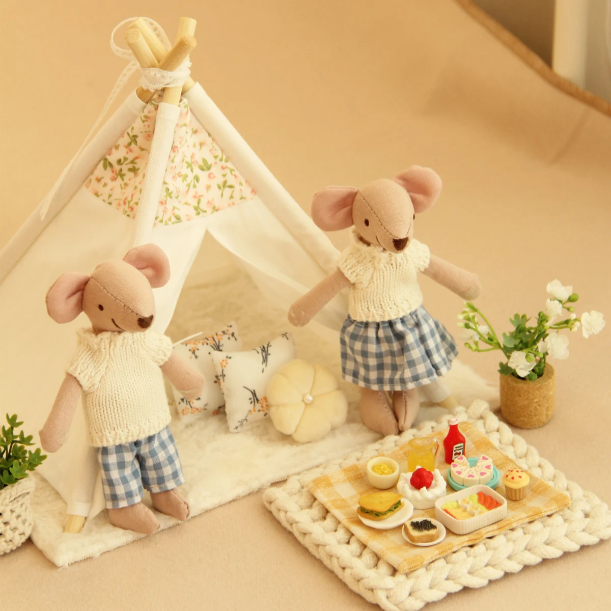 Miniature Simulation Mini House Decorative Ornaments Fabric Tent & 2 H-13cm Rats