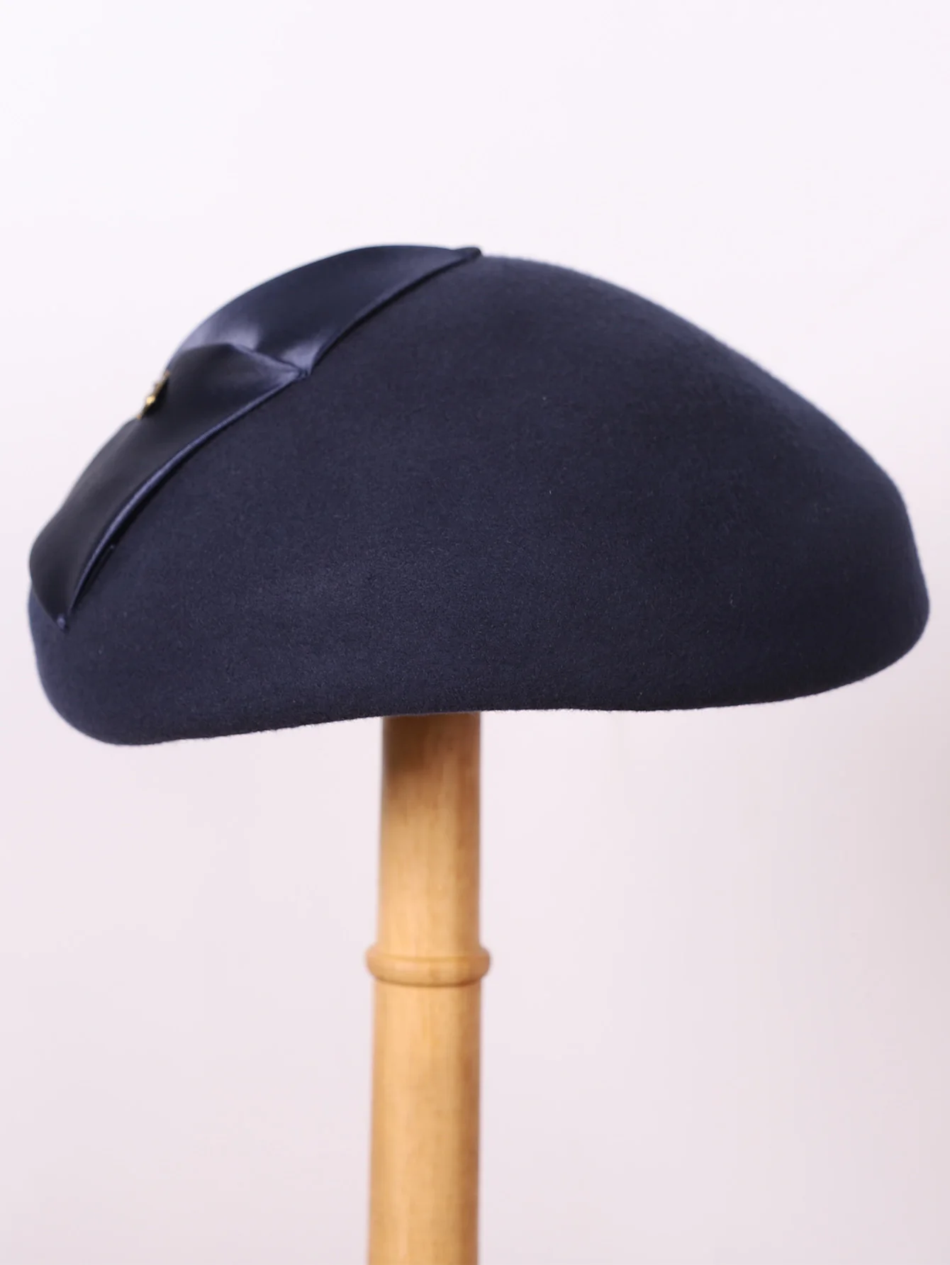 Eleganter Wollfilz-Fascinator-Hut für Damen, Damen, Hochzeit, Cocktail, formelle Kirche, Teeparty-Hüte, Baskenmütze, Kappen mit Blatt – Detail 6