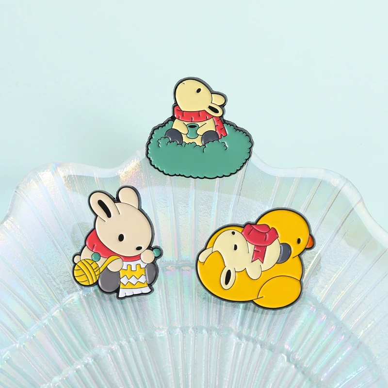 Leisure Cozy Game Tsuki Rabbit Enamel Pins Brooch Cute Tsuki Knitting Float Duck Brooches Jacket Lapel Badge Jewelry Friend Gift