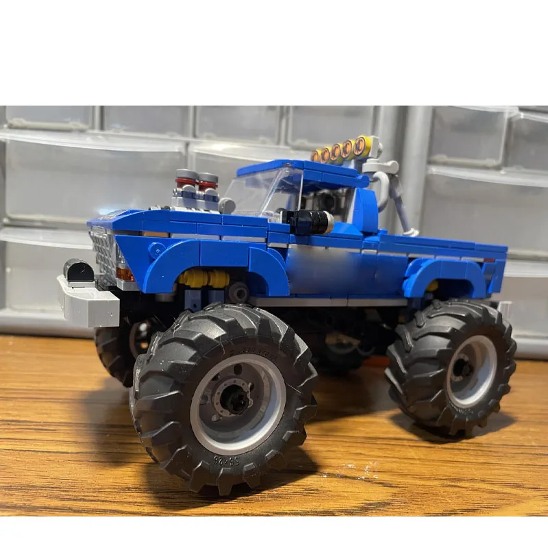 MOC- 124677   Petit bloc de construction de course de voiture F250, modèle 606 PartsMOC, bloc de construction créatif pour enfants garçons, jouet cadeau d'anniversaire
