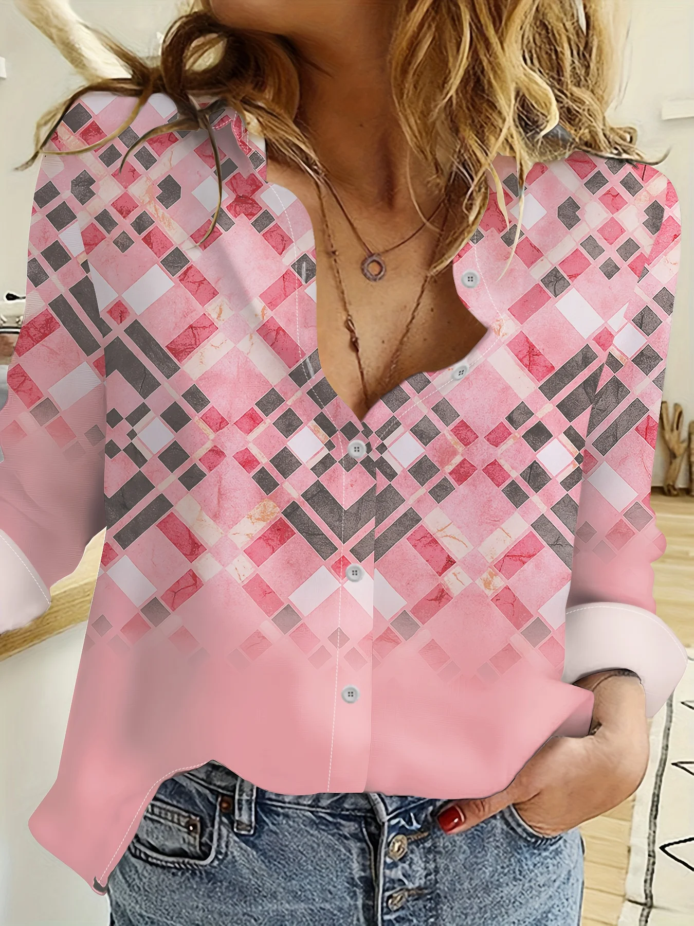 

Рубашка с длинным рукавом с градиентным геометрическим принтом в клетку и ромбы, повседневная, с принтованным дизайном