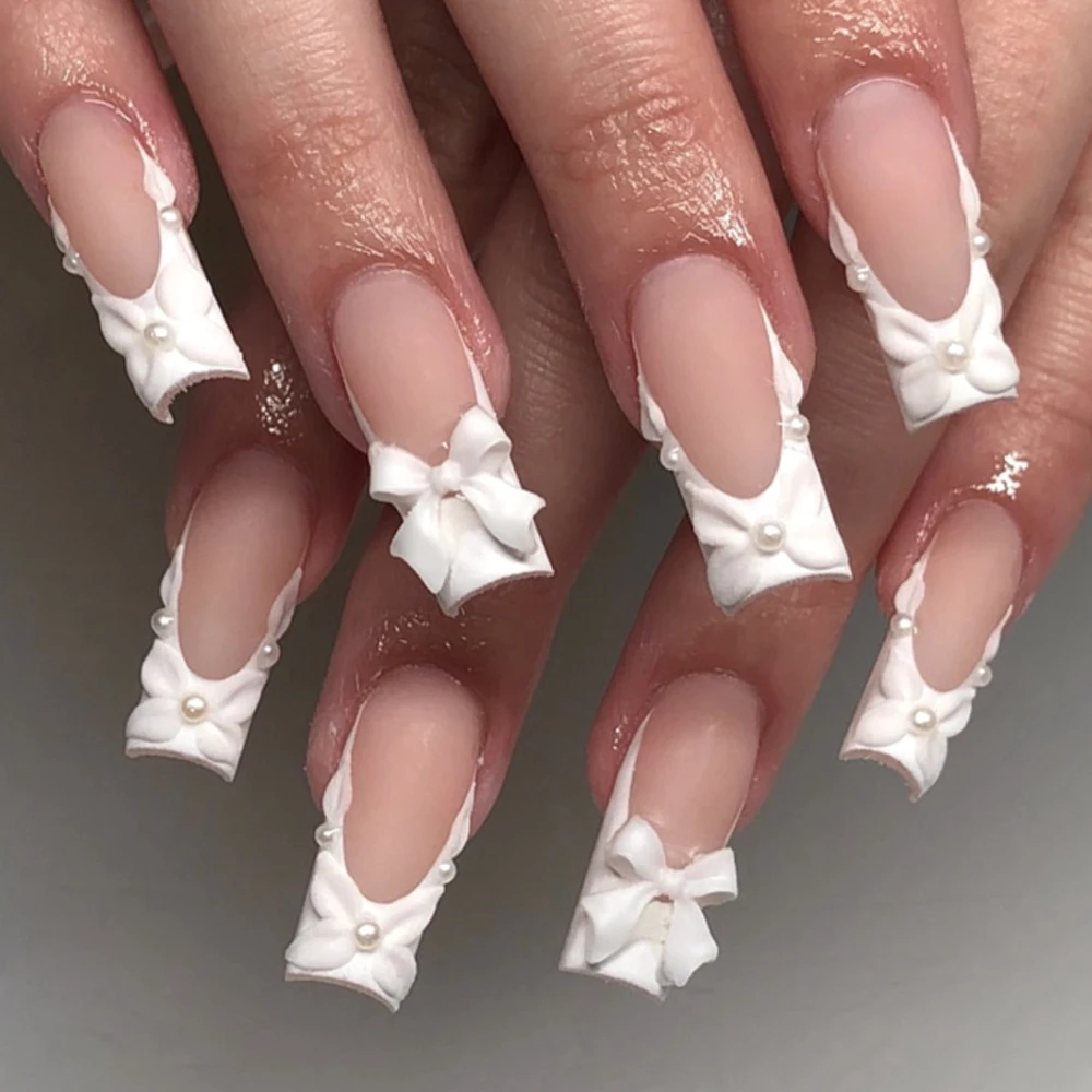 

Frosted White 3D Pearl Flowers Bowknot Nail Art Fashion Long Square False Nails Detachable Finished Fake Nails Press on Nails