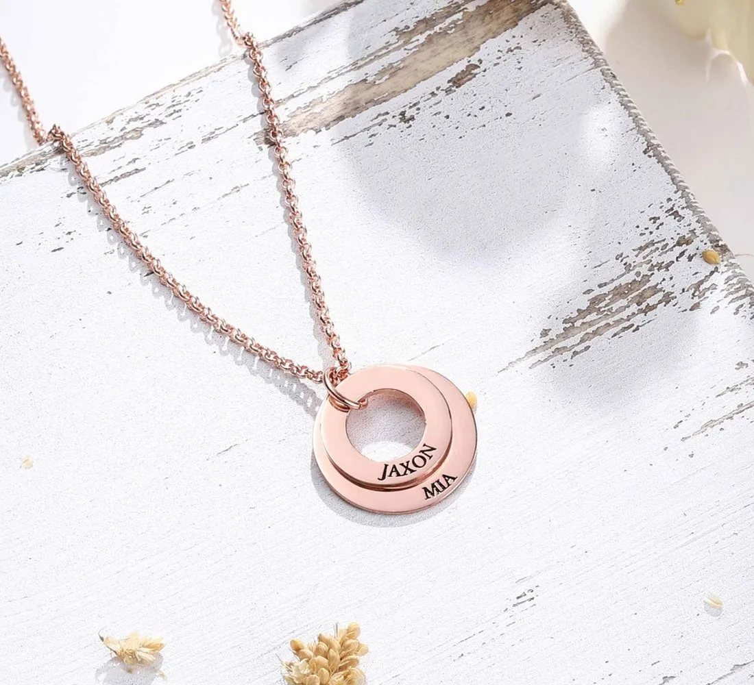Personalized Family Jewelry Custom Stainless Steel Engraving Name Neckalces For Grandma Mon Sister Geometric Round Pendant Chain
