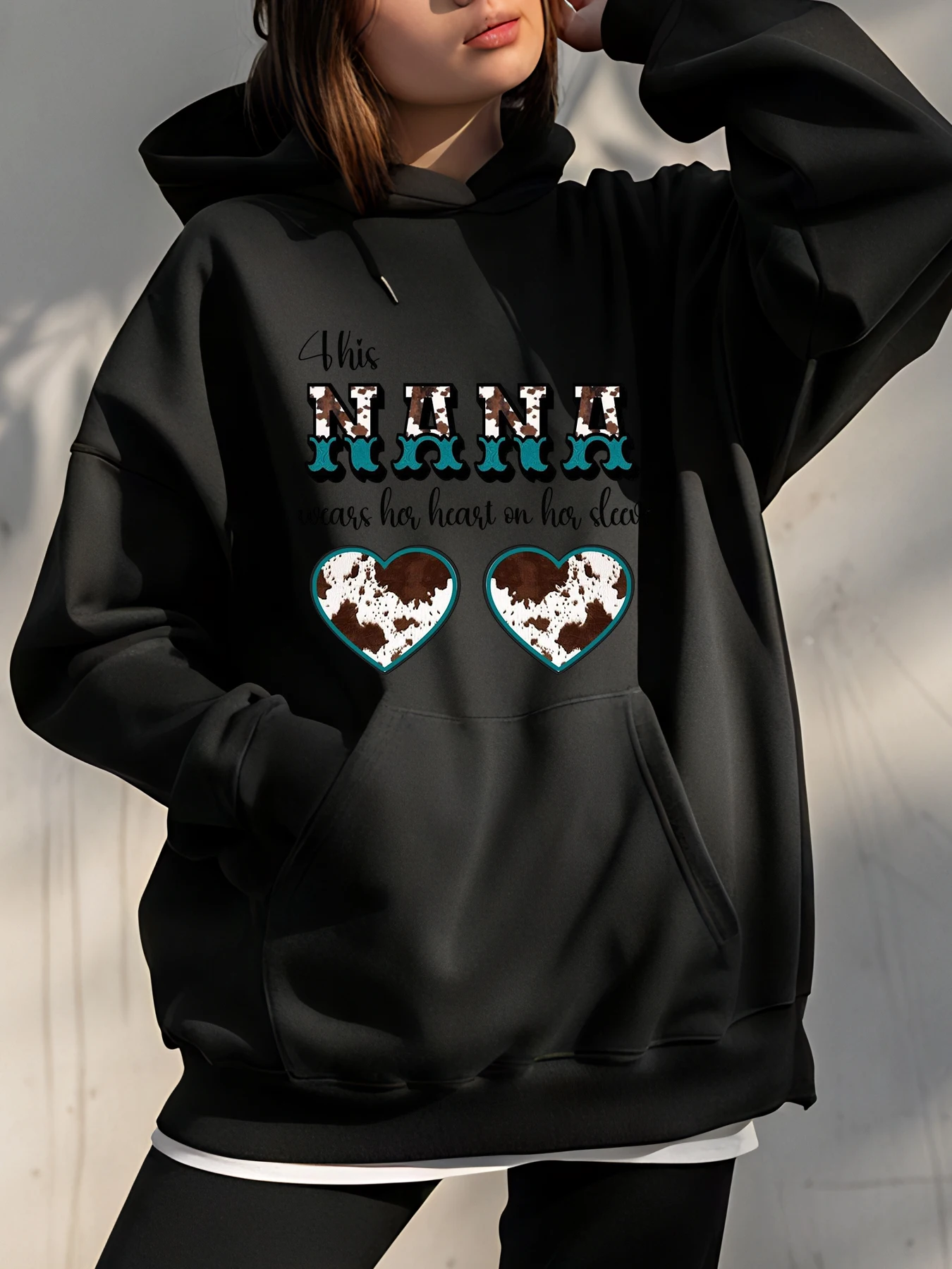 سترة بغطاء للرأس على شكل قلب بطبعة بقرة، هذه نانا ترتدي قلبها على أكمامها، سترة نسائية كاجوال كهدية للجدة #1