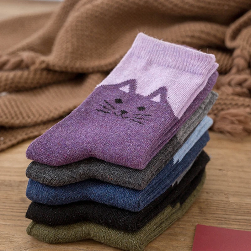 ถุงเท้าขนสัตว์ลายแมวสำหรับผู้หญิง 5 คู่ แฟชั่นสไตล์ชาติพันธุ์ หนานุ่ม อุ่นสบาย เหมาะสำหรับฤดูใบไม้ร่วงและฤดูหนาว