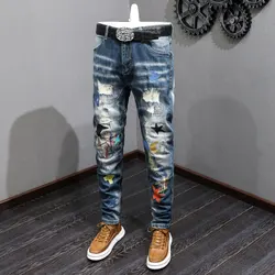 Calça jeans justa rasgada masculina, jeans com patch designer, calça hip hop, bordado elástico azul retrô, moda de rua, na moda