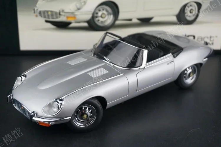 

Autoart 1:18 E-type V12 Silver Vintage Car Alloy Fully Open Simulation Limited Edition Alloy Metal Static Car Model Toy Gift