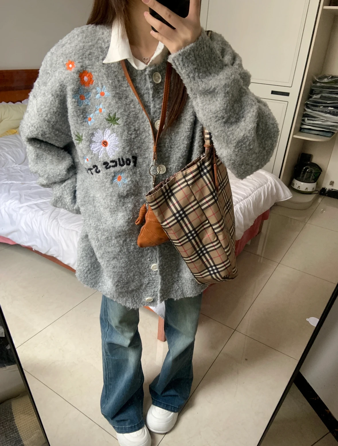 

Ретро-кардиган в американском стиле с вышивкой, свободный повседневный вязаный свитер для пар, мужская вязаная верхняя одежда с цветочным узором