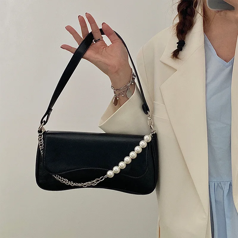 

Autumn Fashion Pearl Chain One Shoulder Bag For Women Korean New Style Black Underarm Bag Loading And Unloading Handle Straps