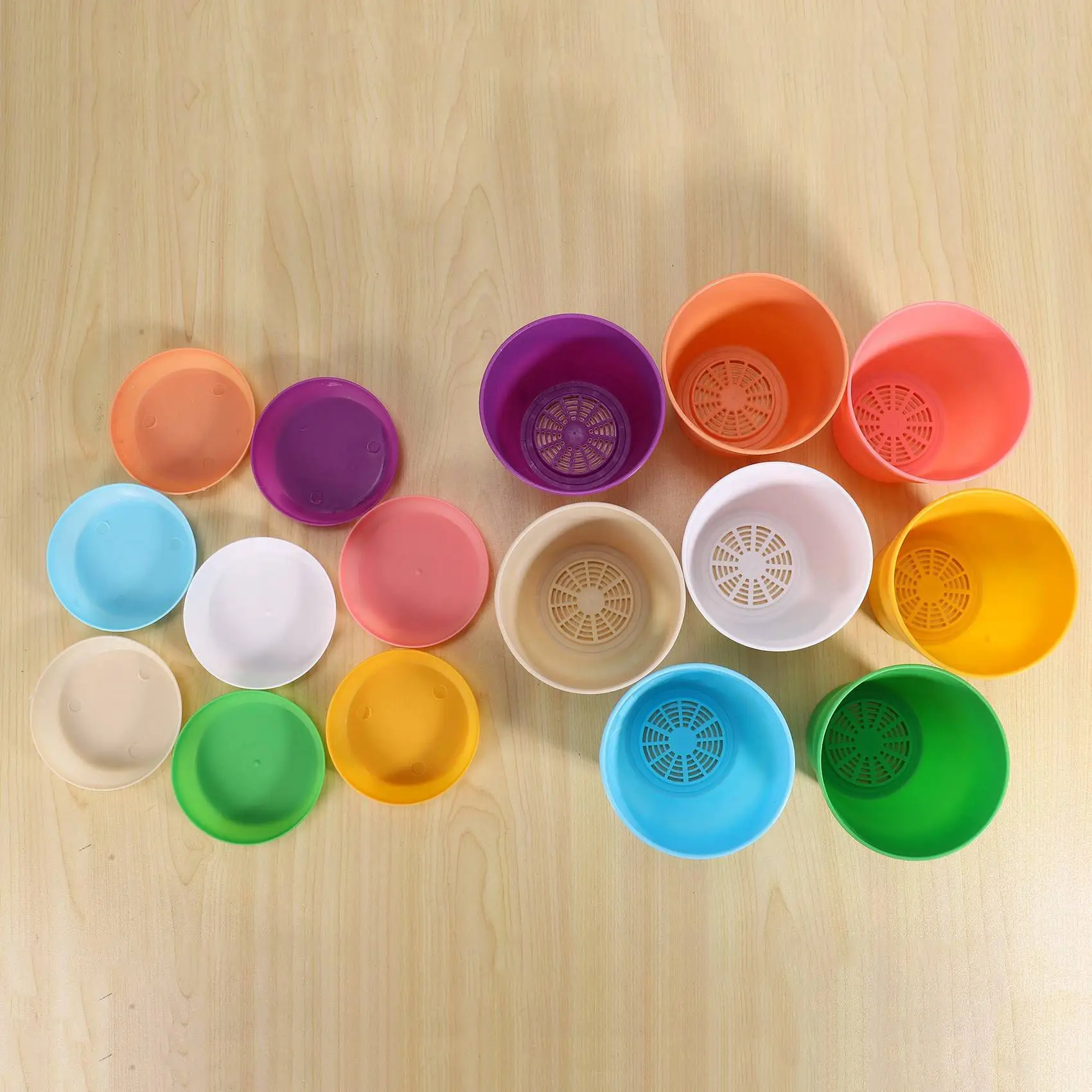 ABLQ 16 Pcs 4 Inch Small Plant Pots Colorful Plastic Flower Pots Indoor Plant Pots