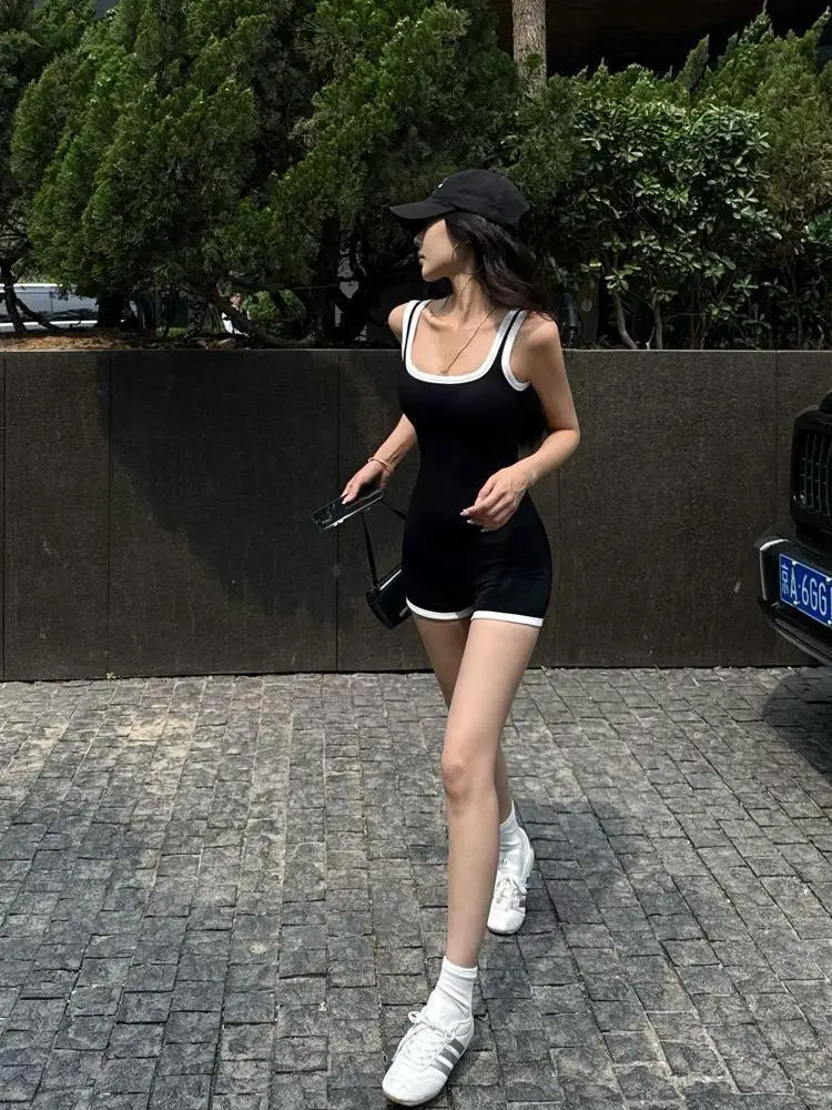 韓国ファッション女性トレンディな黒、白のパッチワークセクシーなクラブ背中の開いたスポーツショーツジャンプスーツ夏ノースリーブベストショートロンパース