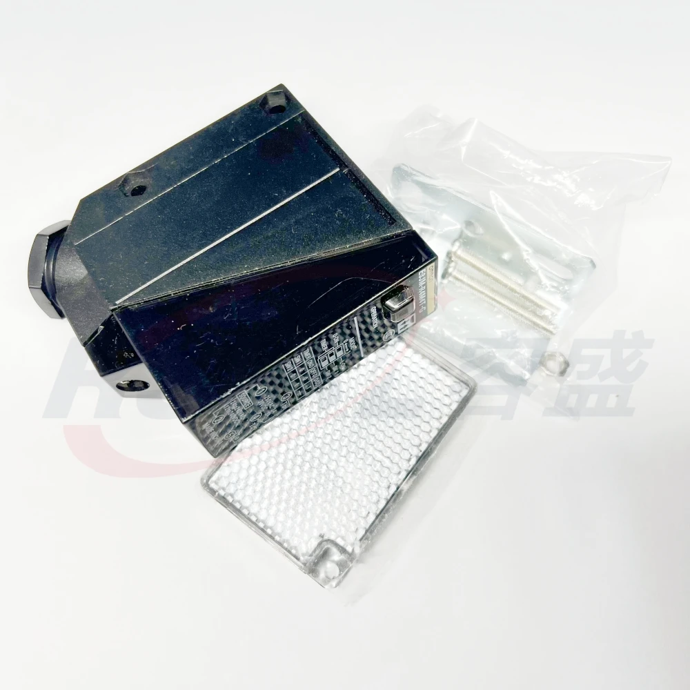 สวิตช์เหนี่ยวนำไฟฟ้าโฟโตอิเล็กทริก E3JM-R4M4T E3JM-R4M4T-G 1ชิ้น/ล็อต