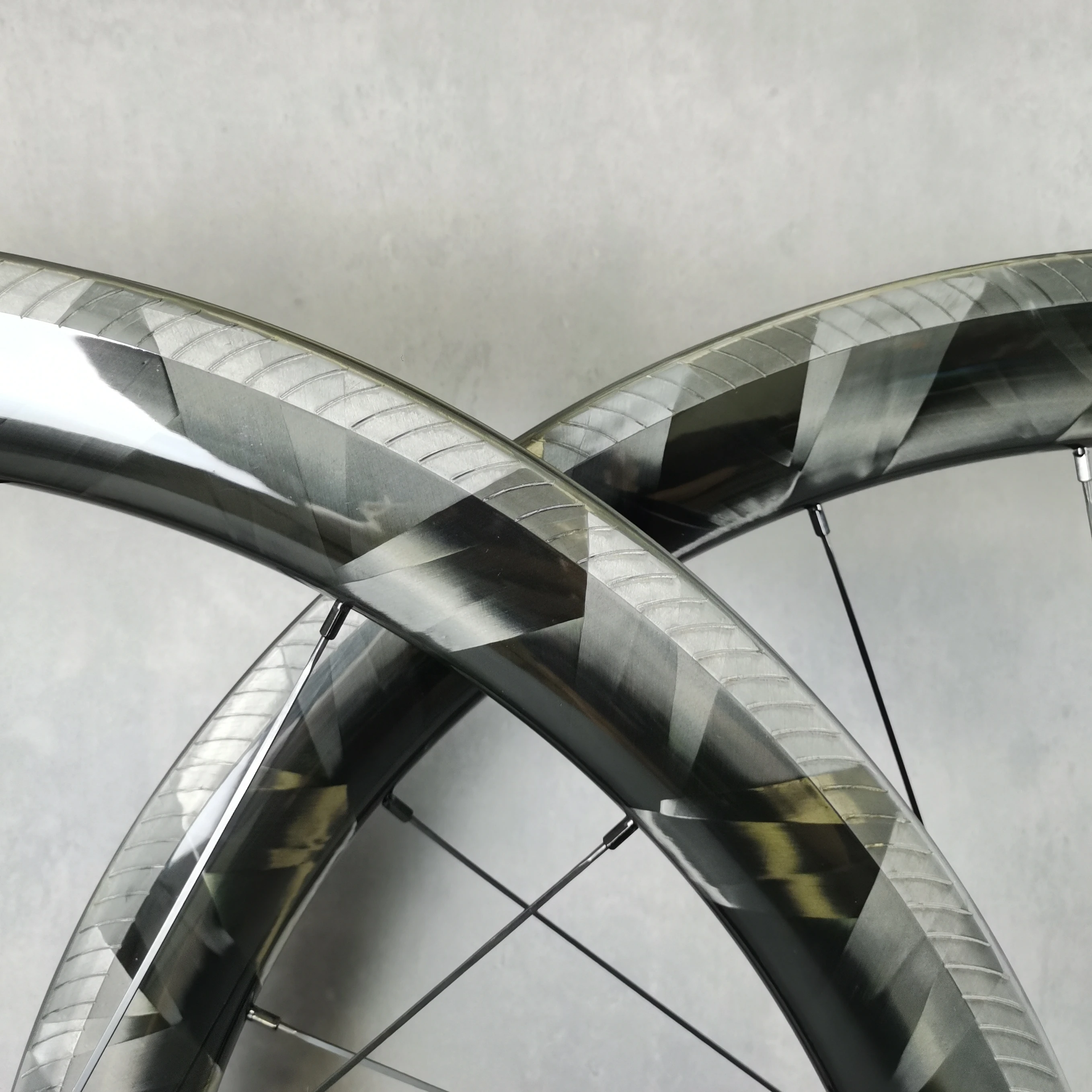 700C Carbon Wheels Road Bike V Brake Wheelset, 38/45/50/60mm Depth, 25/28mm Width, Bow Glossy Finish, Customized Logo, Novatec H