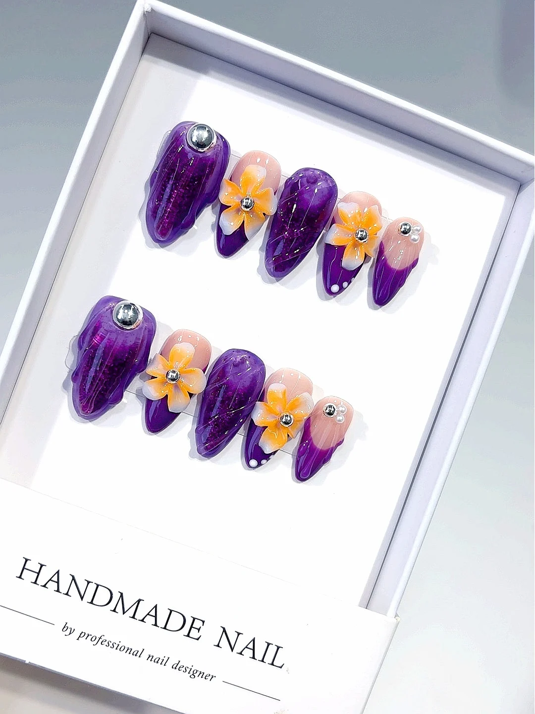 

Фиолетовый оранжевый 3D цветочный миндаль со стразами Press on Nails - блестящие накладные ногти ручной работы Y2K с блестками (O001)