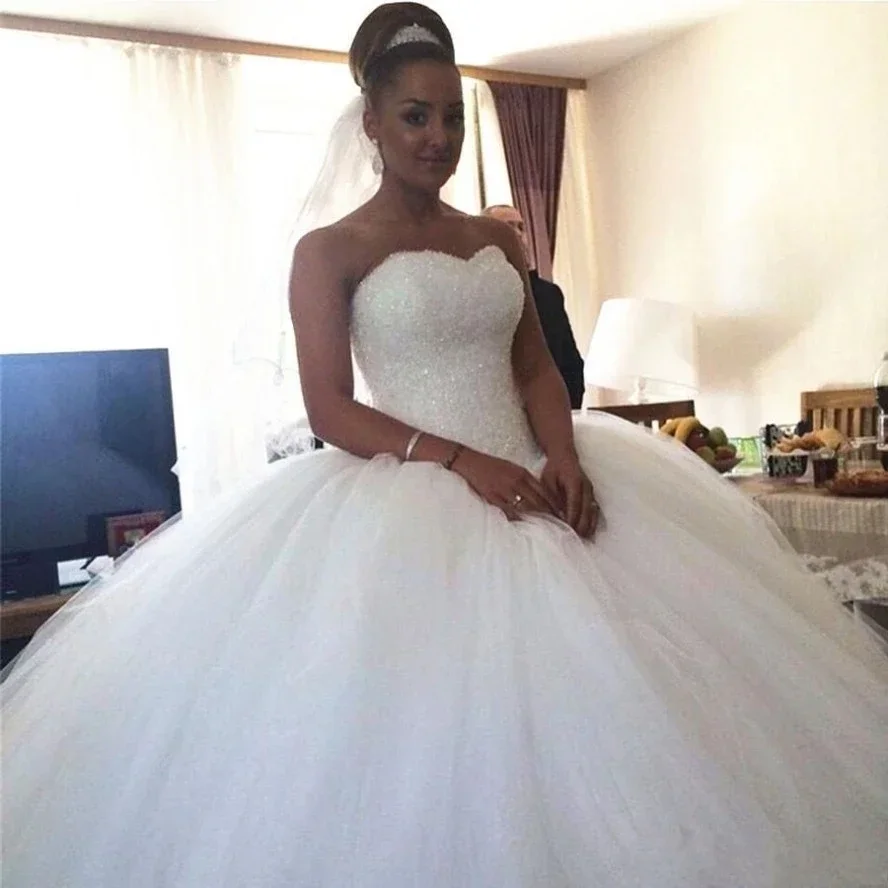 

Customized Crystal Beaded Wedding Dresses New Luxury Designer Sweetheart Tulle Puffy Ball Lace Up Custom Made Bridal Gowns