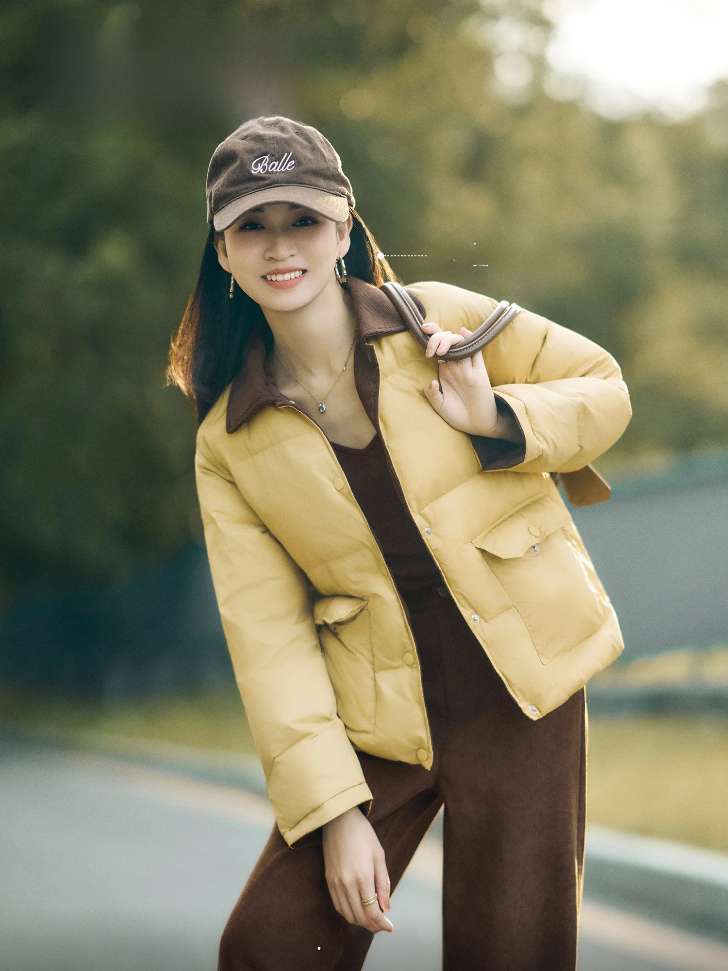 

Женская утепленная куртка из хлопка с флисовой подкладкой, желтая, повседневная, теплая, на пуговицах, из полиэфирного волокна, приталенного кроя, короткая.