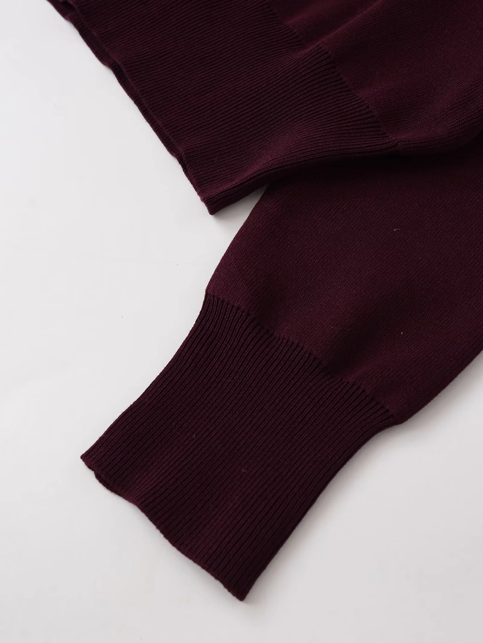 เสื้อฮู้ดดี้ตกแต่งลาย POLO แบบถัก รุ่นใหม่ ฤดูใบไม้ร่วง 2025 เสื้อผ้าผู้หญิงลำลอง แฟชั่นเรียบง่าย สวมใส่สบาย มีกระเป๋าอเนกประสงค์