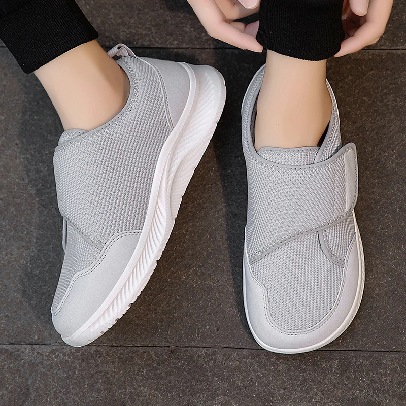 Atmungsaktive Netz‑Freizeitschuhe für Herren mit breiter Zehenkappe, verstellbarer Klettverschluss, leichte stoßdämpfende Sohle, orthopädische Schuhe für Senioren, Hallux Valgus, geschwollene Füße und diabetische Füße – Detail 11