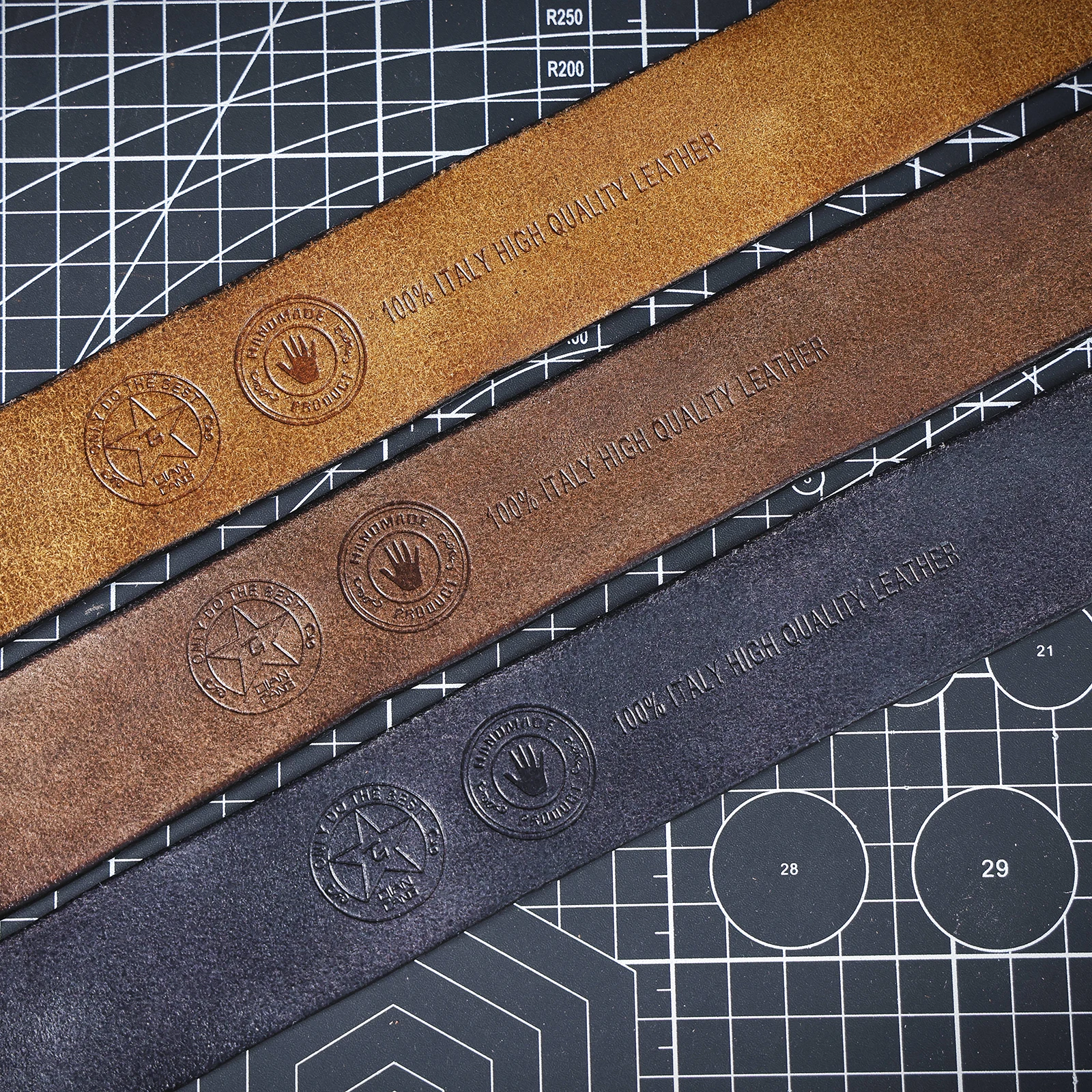 S.WORKER Klassischer dicker Herrengürtel aus echtem Leder, Messing-Dornschließe, vollnarbiges Rindsleder, Vintage-Freizeitgürtel für Jeans, mit Geschenkbox – Detail 9