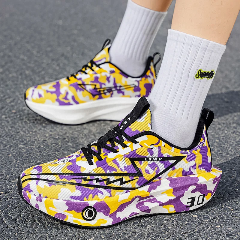 Herren-Freizeitsportschuhe, trendige Camouflage-Laufschuhe für Herren und Damen, hochelastische, dicksohlige, dämpfende Sneaker, atmungsaktive, leichte Laufschuhe aus Mesh-Material, rutschfeste, abriebfeste Außensohle, für Jugendliche geeignet. – Detail 10