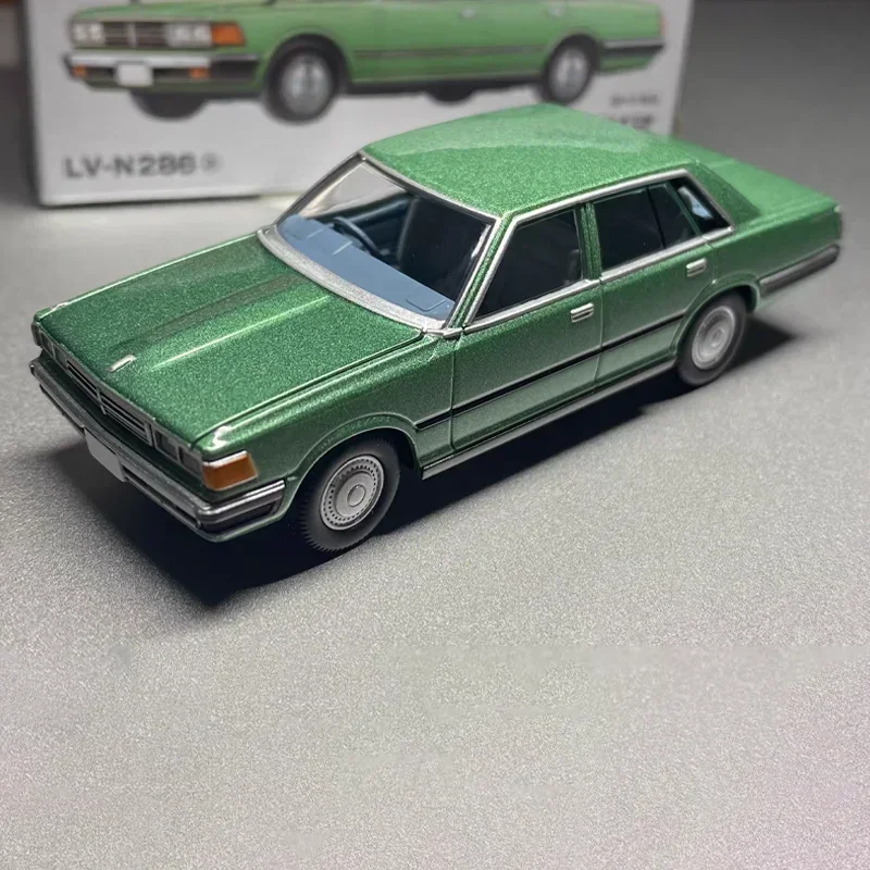 TAKARA TOMY TOMYTEC Tomica 1/64 TLV-N286a Nissan Gloria Sedan 200E Alloy Toy Motor Diecast Metal Model Gifts