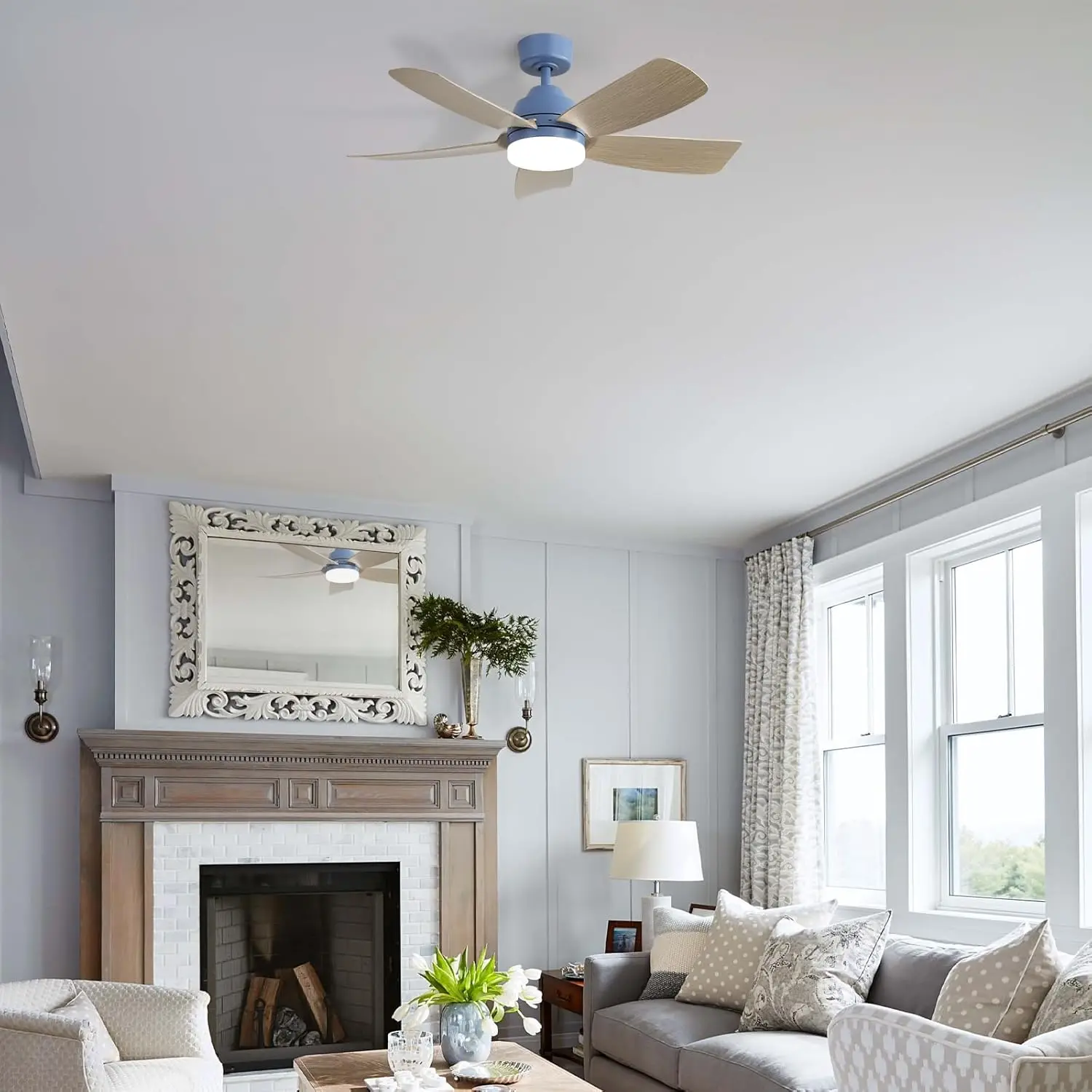 42-inch Modern Ceiling Fan With Light Reversible Motor 6-speed High Wind Speed With Remote Control