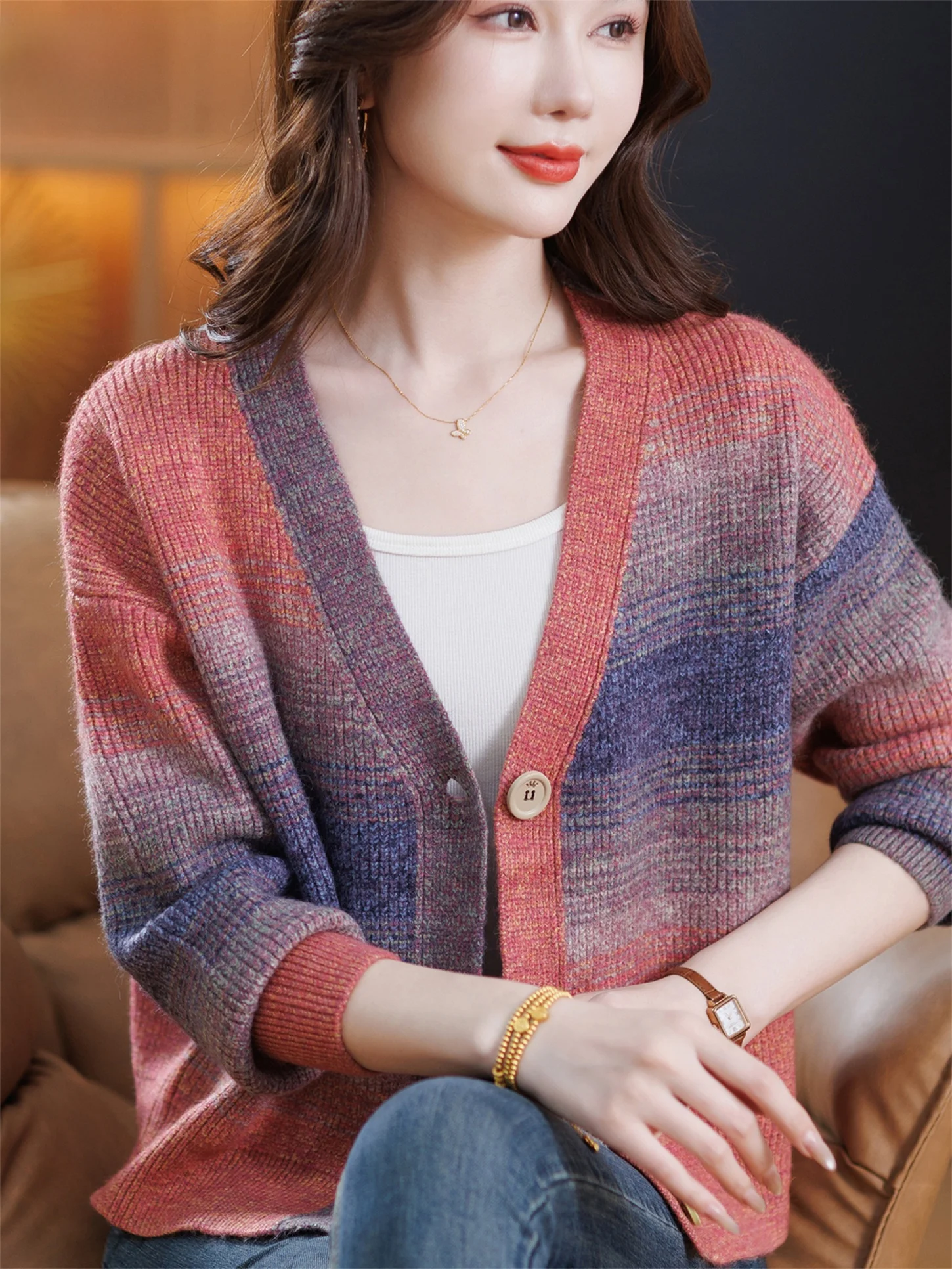 

Модный вязаный кардиган с градиентным цветом, свободный крой, V-образный вырез, верхняя одежда для женщин среднего возраста, весна-осень, новинка