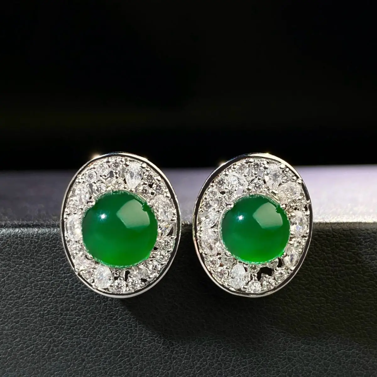 

Luxury white gold solid platinum PT950 Chalcedony Ear Nail Egg Surface High Ice Agate King Green Women