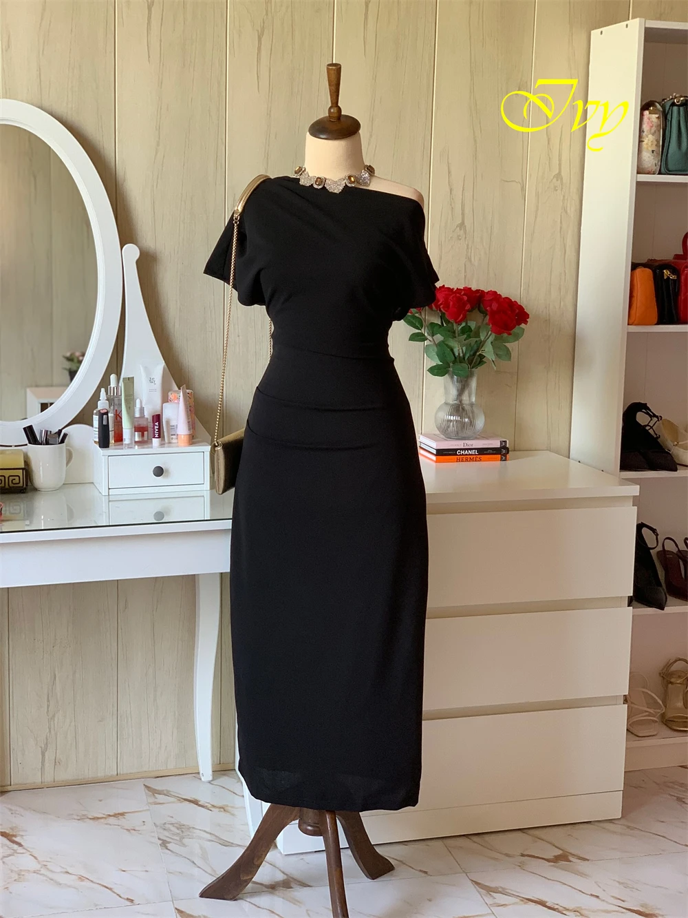 Customized Simple Off the Shoulder Sleeveless Evening Dress Delicate Jersey Prom Dresses Temperament Black Homecoming Gowns