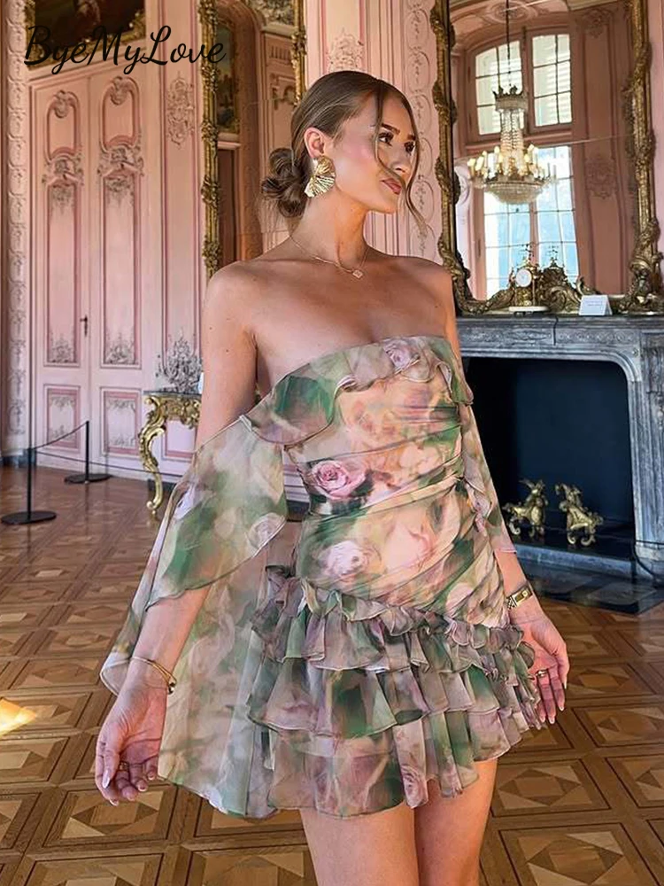 ByeMyLove Mini abito floreale con spalle scoperte e tie-dye - Abito estivo senza spalline in chiffon con volant e orlo a strati, vita smock, senza spalline