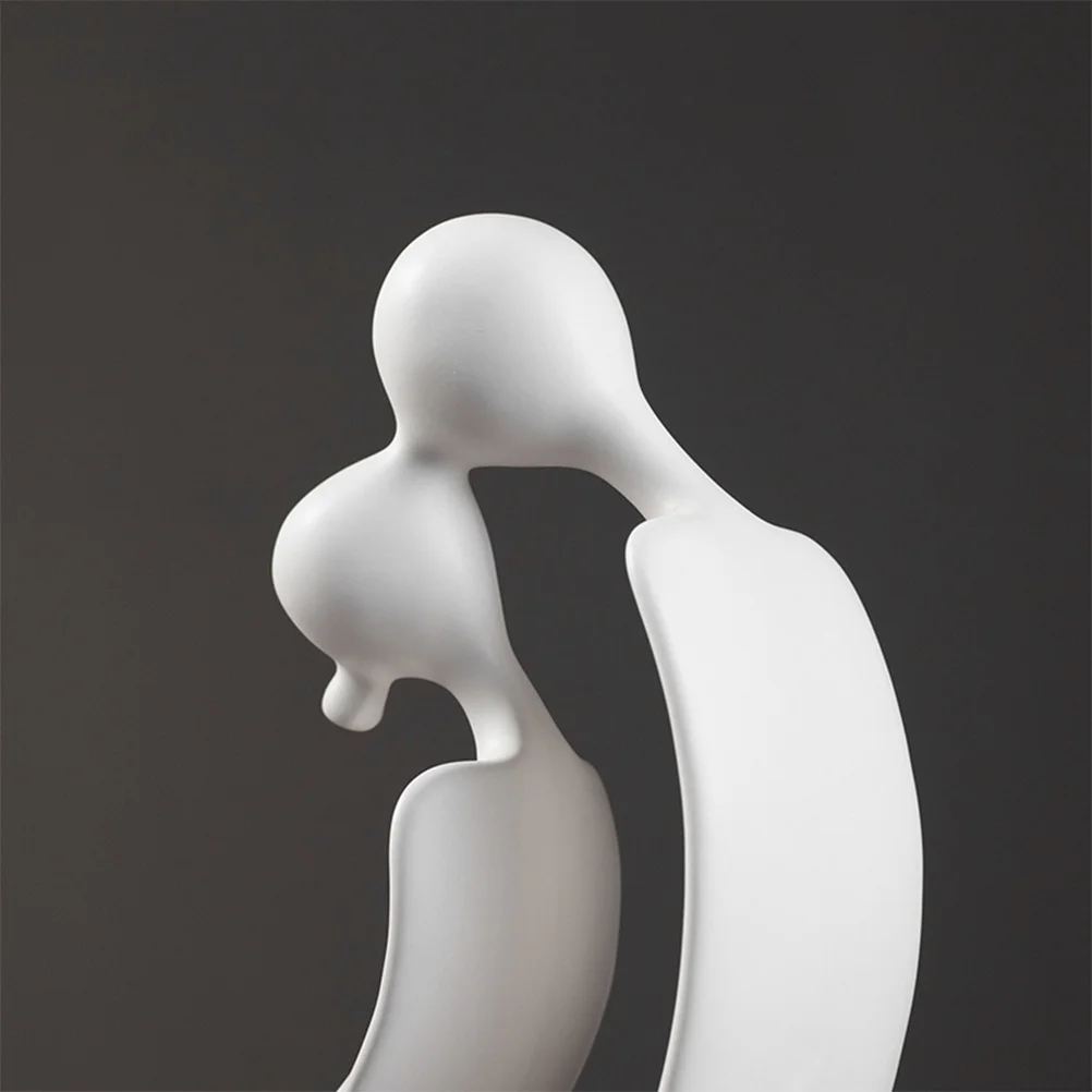 

Abstract Lovers Ceramic Sculpture White Kissing Couple Elegant Wedding Home Office Decoration Romantic Tabletop Ornament
