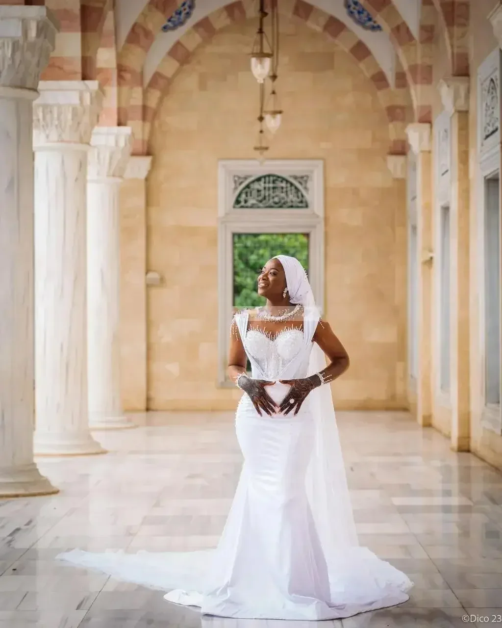 Maßgeschneiderte O-Ausschnitt Shinny Perlen Perlen Meerjungfrau Brautkleider Sweep Zug Illusion Lange Ärmel Garten Aso Ebi Brautkleid