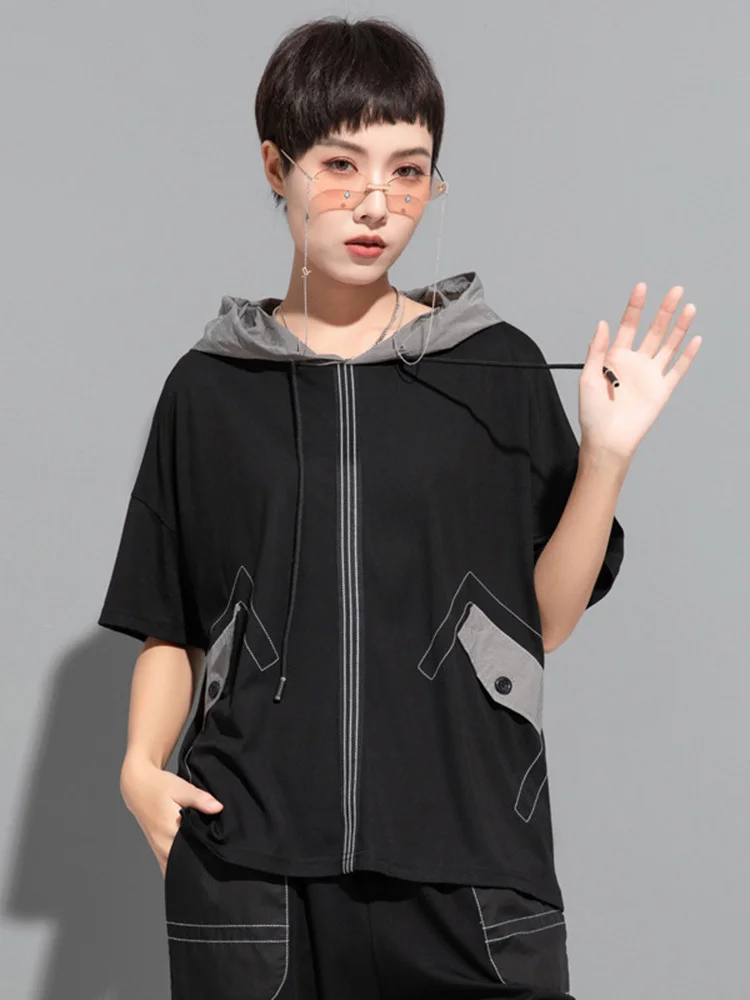 [EAM] Women Black Pockets Drawstring Big Size T-shirt New Loose Fit Hooded Short Sleeve Fashion Tide Spring Summer 2024 1DF4701