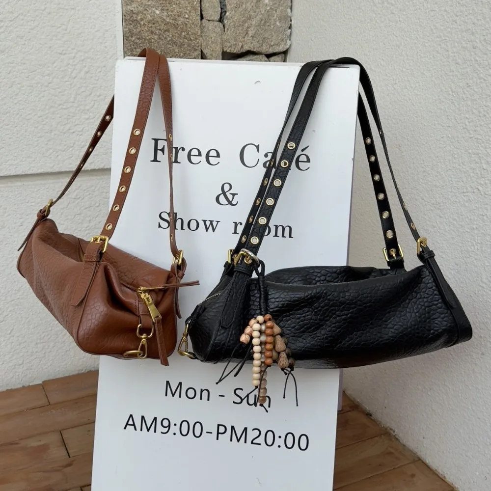 

Leather Women's Bag Bubble Pattern Locomotive Bag 2025 First-layer Cowhide Casual Baguette Fashionable Commuter Armpit Bag