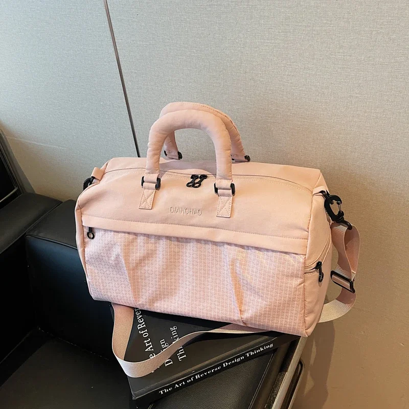 Large Capacity Sense of Luxury Travel Bags 2025 New Causal Personality Color Matching Retro Super Cool Crossbody Bags for Women