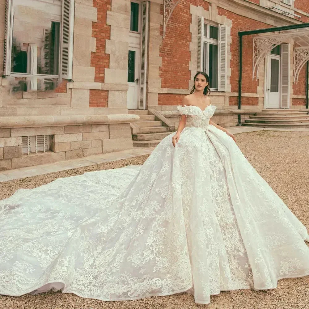 Firstwhite personnalisé épaules nues robes de mariée femmes chérie Appliques Royal Train princesse robes de mariée robe de Noiva