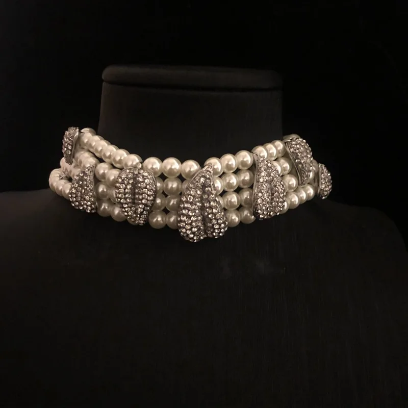 Western Mid-Ancient Hepburn Necklace Dense Diamond Leaf Shape Rhinestone Glaze Pearl Short Necklace High-End