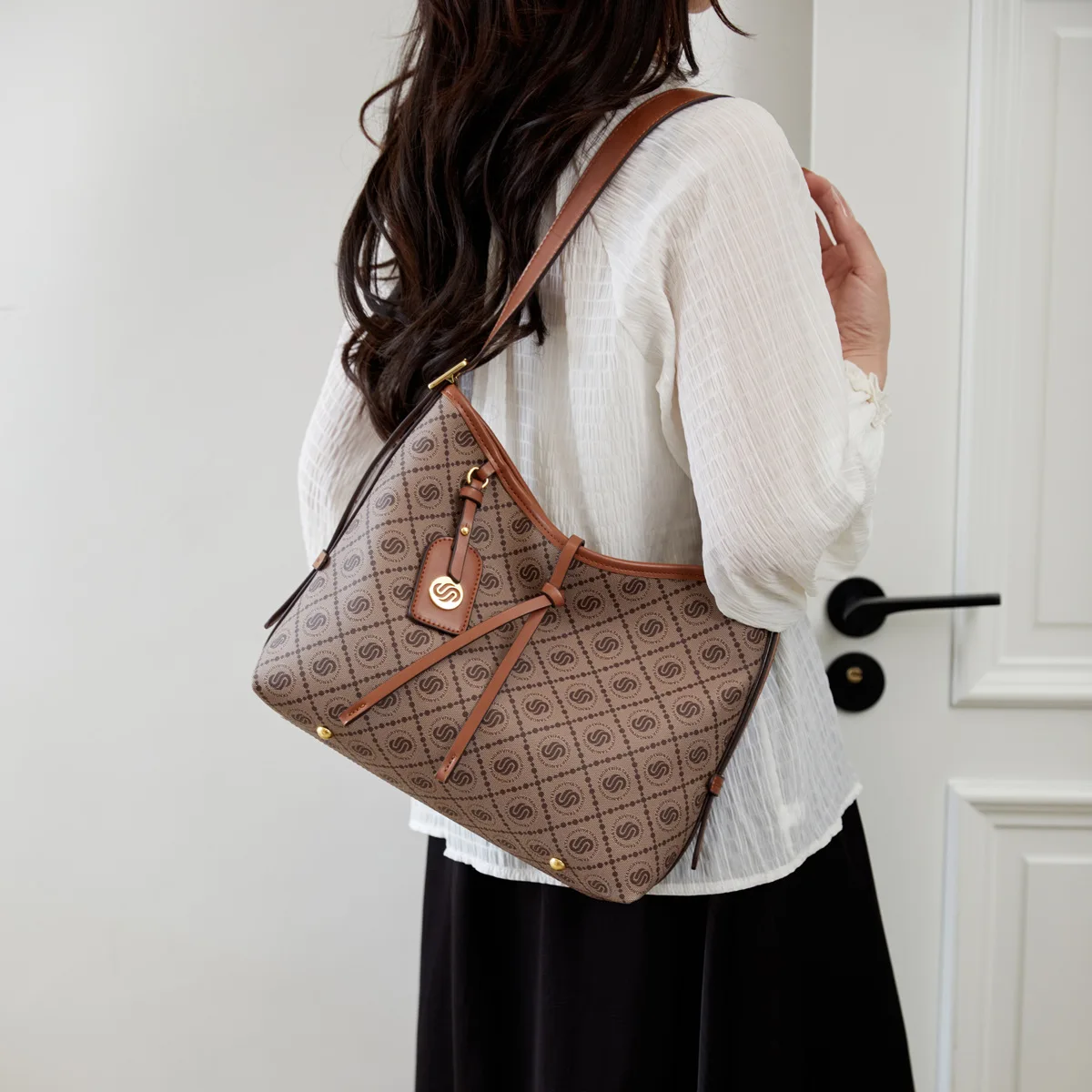 

High-End 2025 Large Tote - Small-Logo Monogram, Crossbody Shoulder Commute Bag