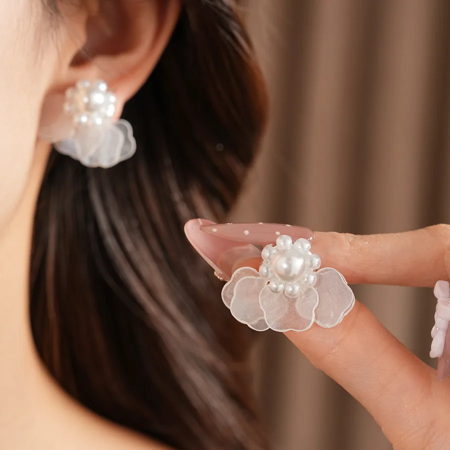 

Layered Star-shaped Shell Stud Earrings Female French Temperament Petal Imitation Pearl Flower Cluster Ear Studs Banquet Jewelry