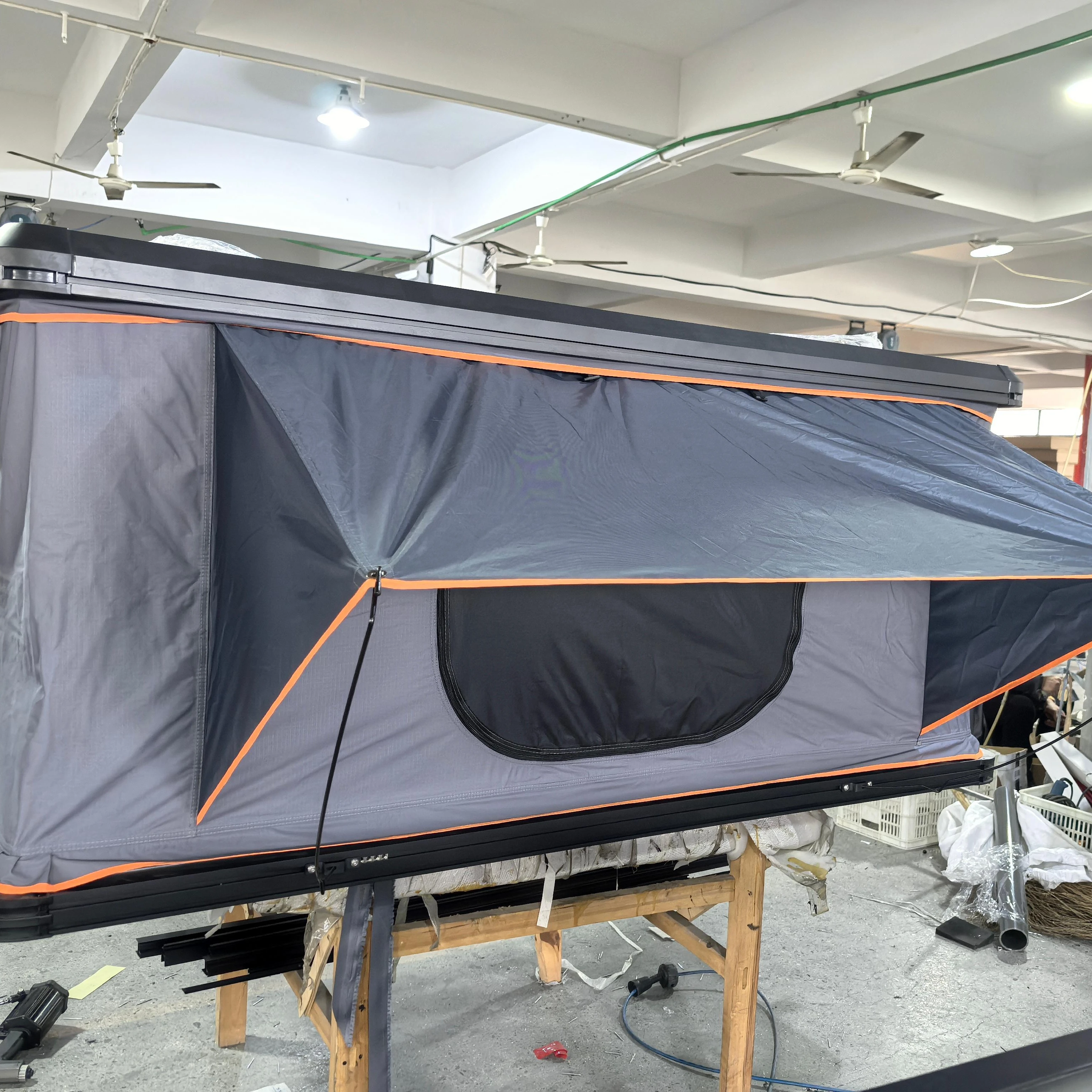 

Upgrade Automatic Rooftop Tent with 4 Sides Pop-Up Window Waterproof Hard Shell for Camping and Car Roof New Overland Roof Top