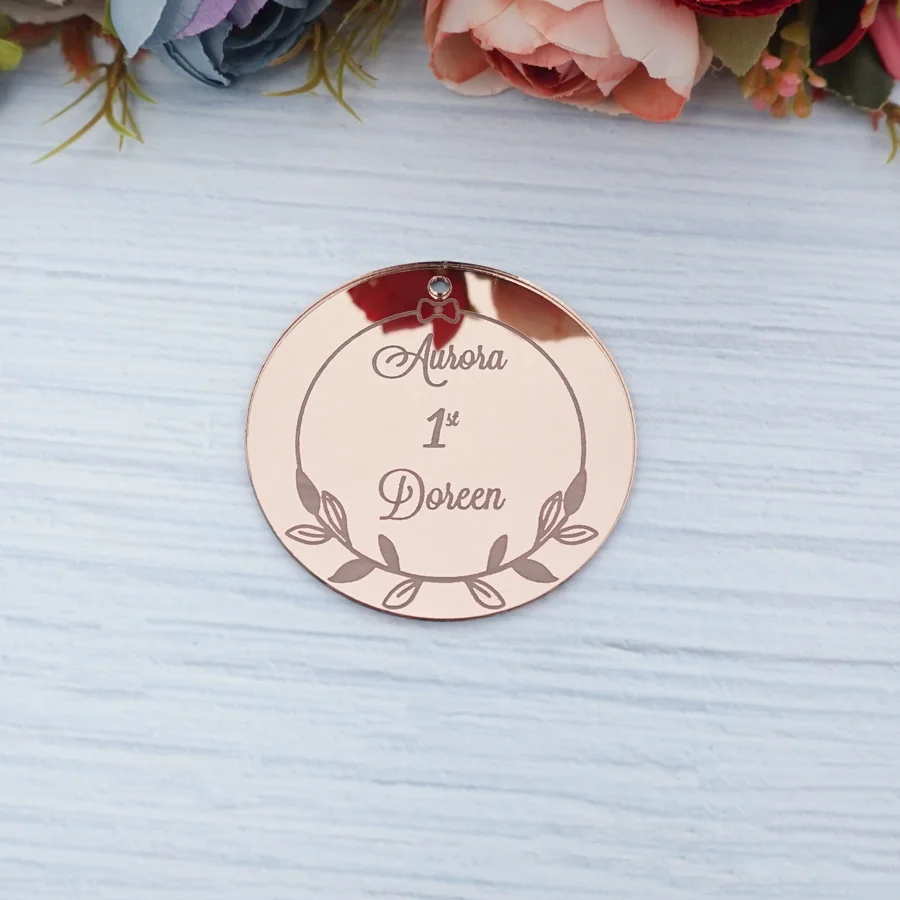 

Personalized Romantic Round Hanging Tag Acrylic Mirror Small Tag Custom Newlyweds Names Baby Shower Party Festival Decoration