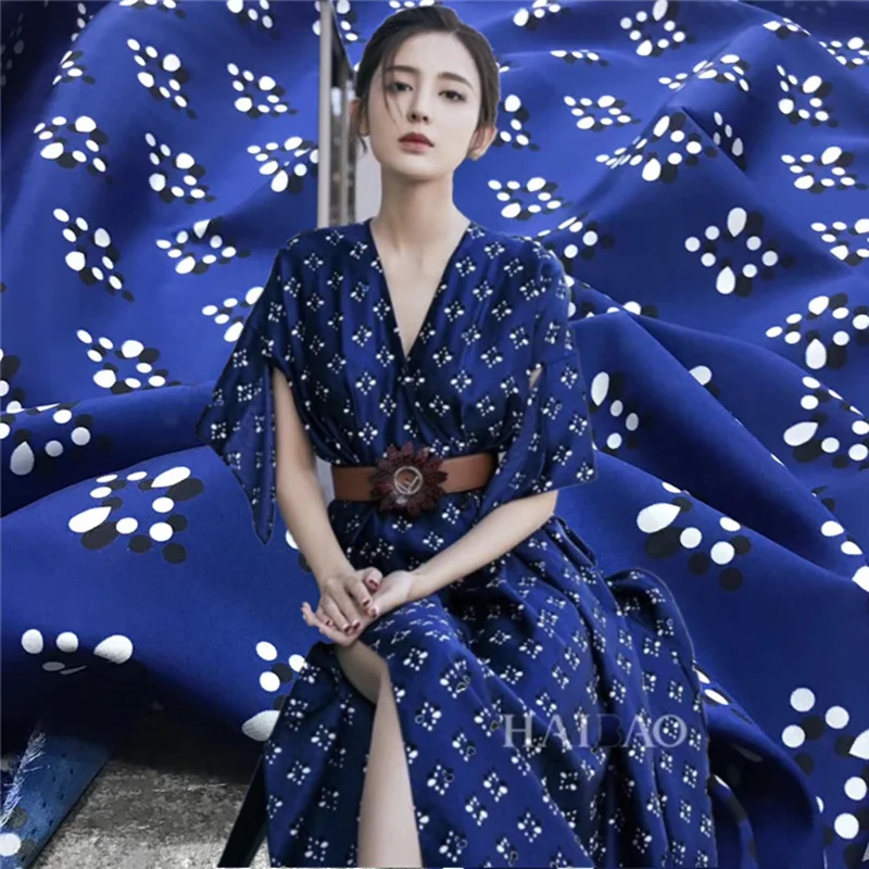

Blue And White Porcelain Print 19momme 95% Natural Silk Fabrics Satin 140cm width 5% stretch Dress Blouse Pants Fabric DIY Cloth