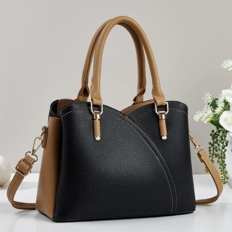 

Trendy Outdoor Bag for Women Classic Paris Fashion Style Minimalist Retro Appearance Luxury Tote Bag