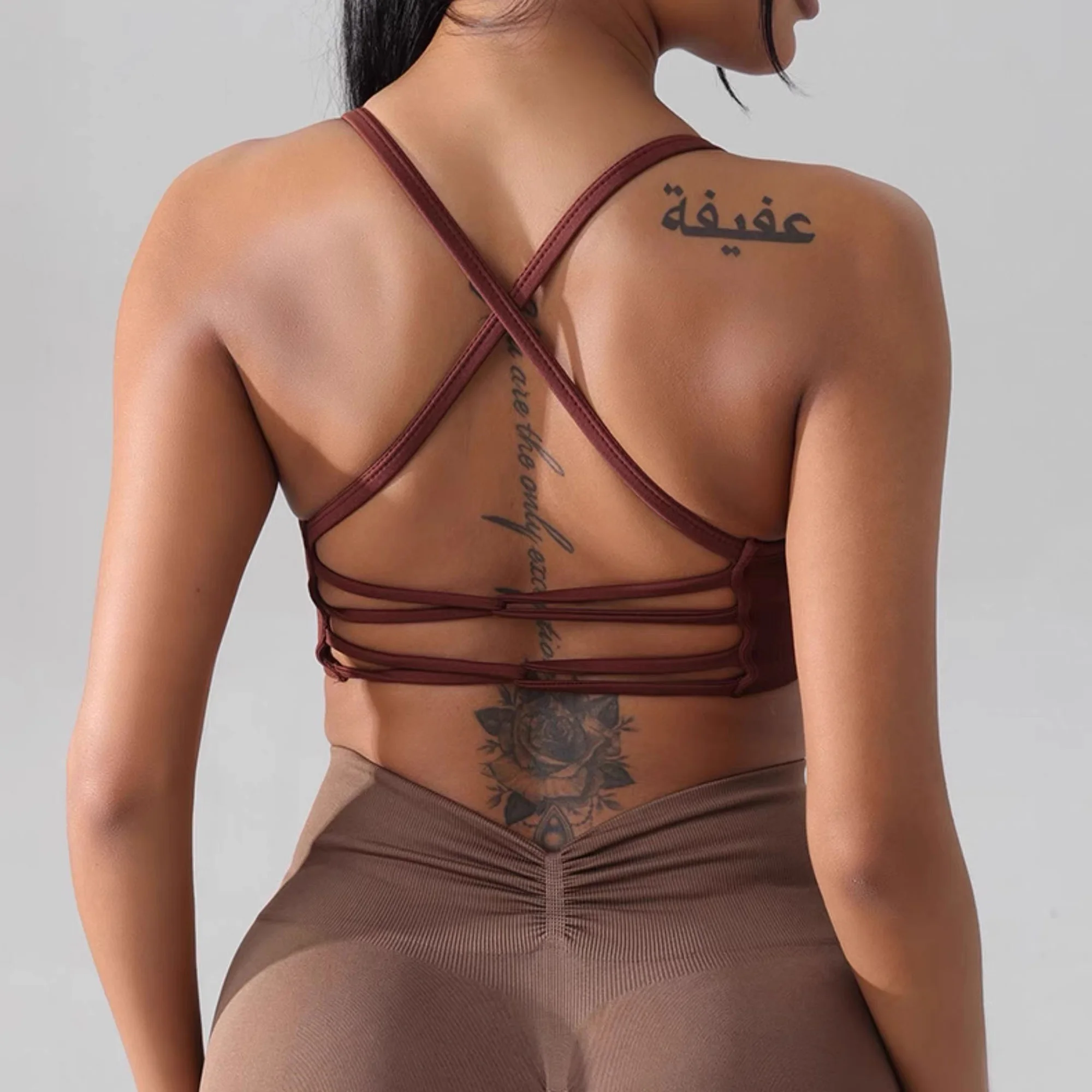 Gepolstertes Yoga-Tanktop für Damen, Fitness-Top mit überkreuztem Rücken, Pilates-Sport-BH, stoßdämpfender Trainings-BH. – Detail 17