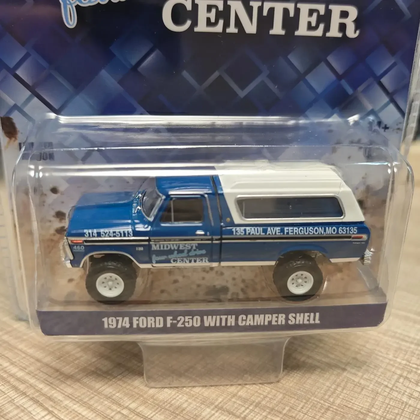 

1:64 1974 Ford F-250 With Camper Shell High Simulation Alloy Car Model Collectible Toy Gift Souvenir Display Ornament